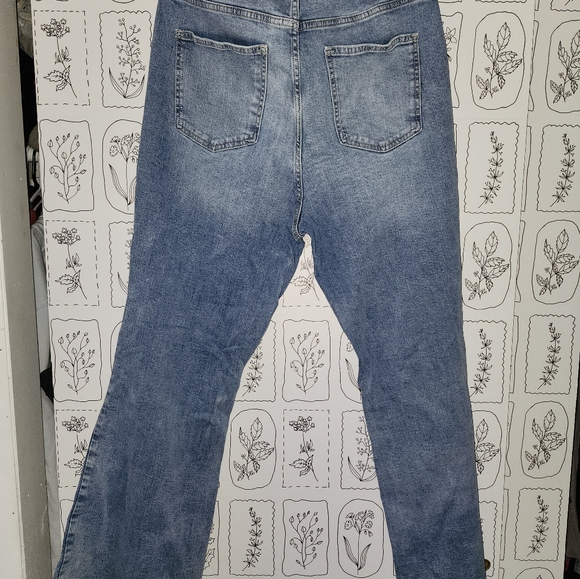 Jeans - Picture 1 of 3